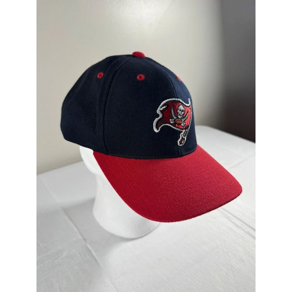 Vintage 90s/00s Twins Enterprise Tampa Bay Buccaneers NFL Snapback Hat